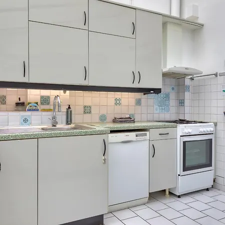 Agapanthes Jolie Maison De A Avec Exterieur Terrasse *