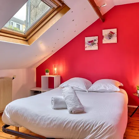 Agapanthes Jolie Maison De A Avec Exterieur Terrasse