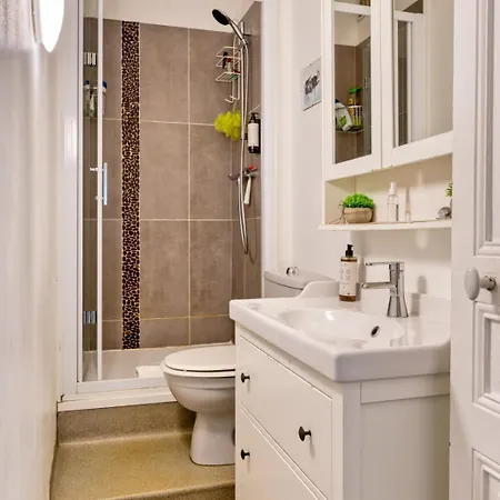 Holiday home Agapanthes Jolie Maison De A Avec Exterieur Terrasse Rouen