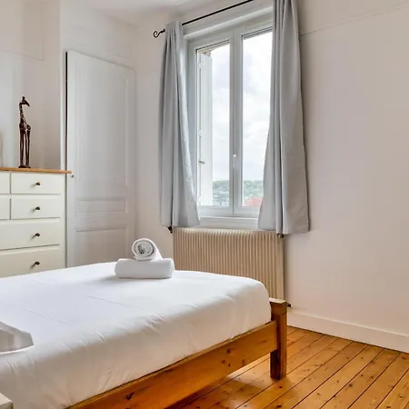 Agapanthes Jolie Maison De A Avec Exterieur Terrasse Holiday home