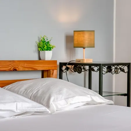 Agapanthes Jolie Maison De A Avec Exterieur Terrasse Holiday home