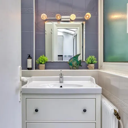 Agapanthes Jolie Maison De A Avec Exterieur Terrasse *