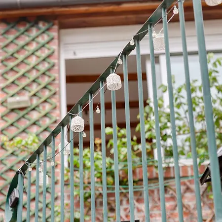 Agapanthes Jolie Maison De A Avec Exterieur Terrasse *