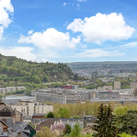 Agapanthes Jolie Maison De A Avec Exterieur Terrasse * Rouen