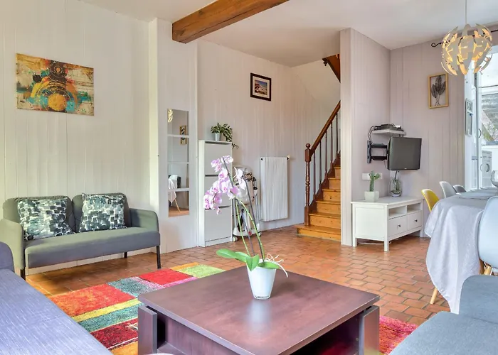 Agapanthes Jolie Maison De A Avec Exterieur Terrasse Dom wakacyjny