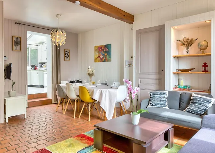 Agapanthes Jolie Maison De A Avec Exterieur Terrasse Dom wakacyjny *