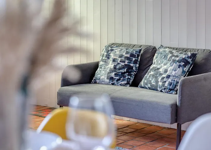 Agapanthes Jolie Maison De A Avec Exterieur Terrasse *