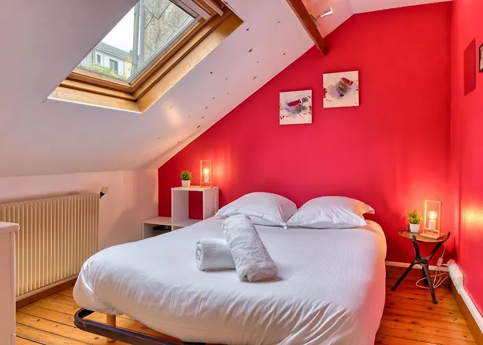 Agapanthes Jolie Maison De A Avec Exterieur Terrasse