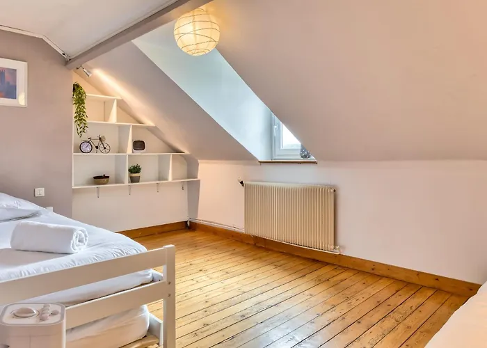 Agapanthes Jolie Maison De A Avec Exterieur Terrasse