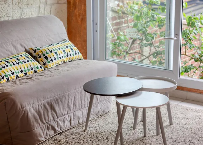 Agapanthes Jolie Maison De A Avec Exterieur Terrasse *