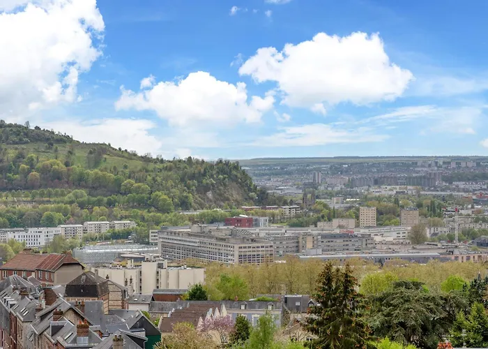 Agapanthes Jolie Maison De A Avec Exterieur Terrasse * 鲁昂