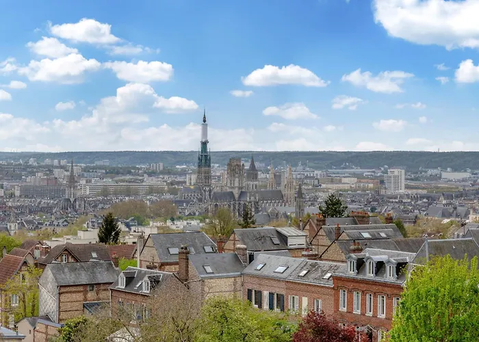 Agapanthes Jolie Maison De A Avec Exterieur Terrasse * 鲁昂